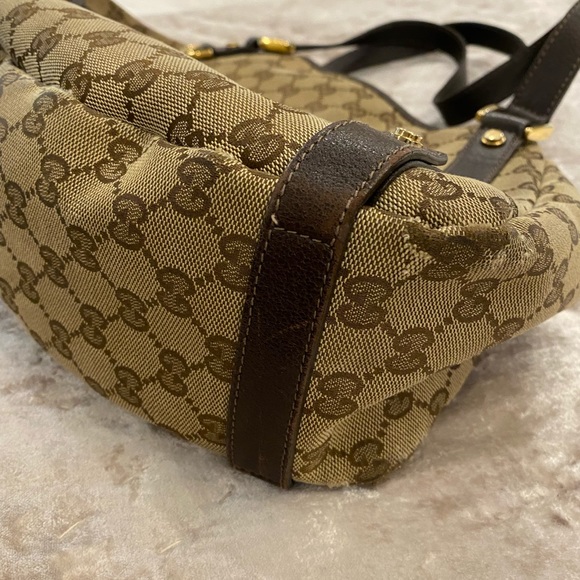Gucci Vintage Abbey Shoulder Bag. Originally purchased from Gucci Toronto - Picture 8 of 12